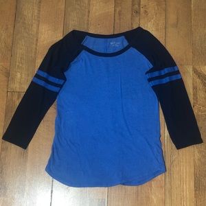 Blue raglan quarter length tee